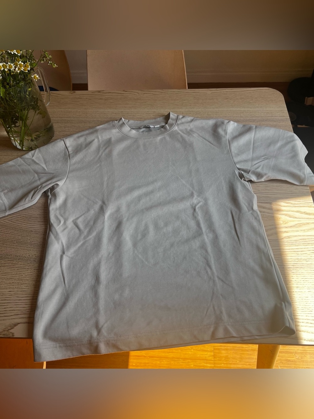 Uniqlo Men's Crewneck T-Shirt in Light Gray